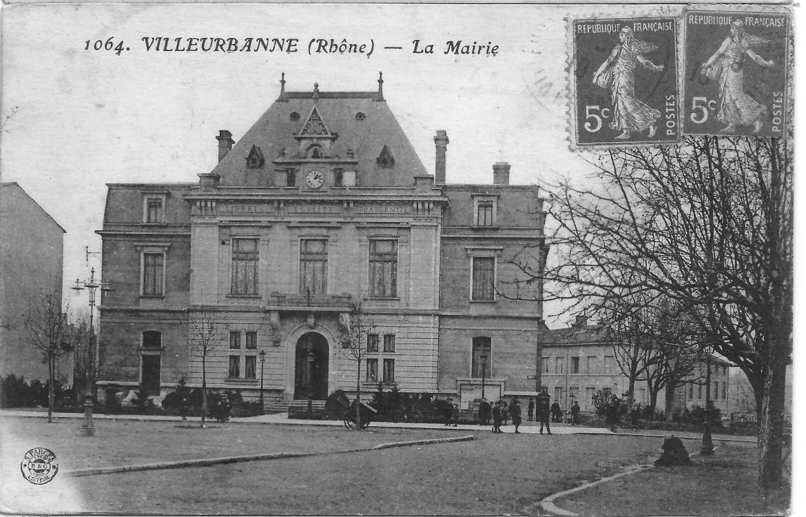 La mairie de Villeurbanne inaugurée en 1904 place Grandclément.